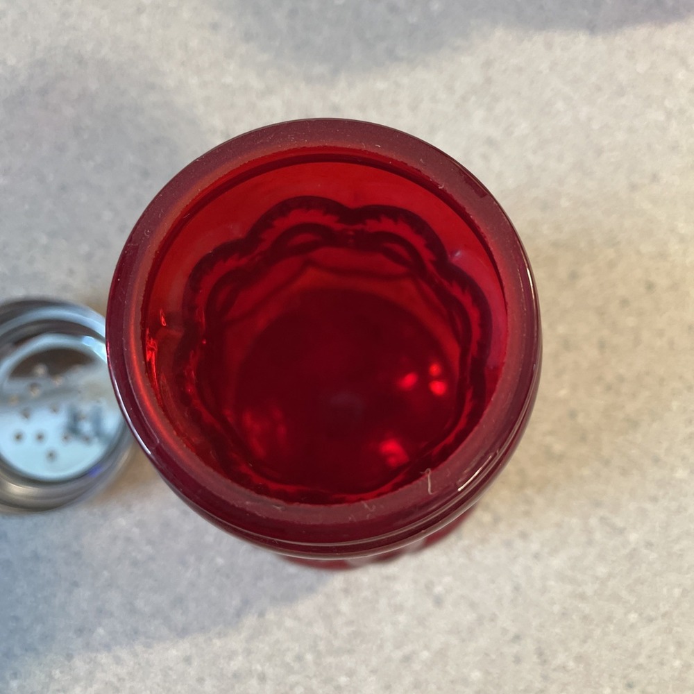 Vtg New LE Smith Moon and Star Ruby Red Glass Shaker for Red Pepper Cheese Sugar - Picture 5 of 6